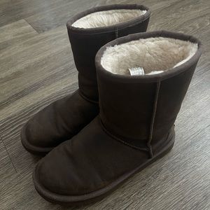 Uggs Woman size 8 in Brown